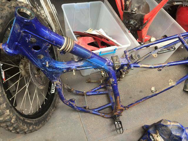 Wrecking Complete bike - YZ125 - 1999 Model - Click Image to Close