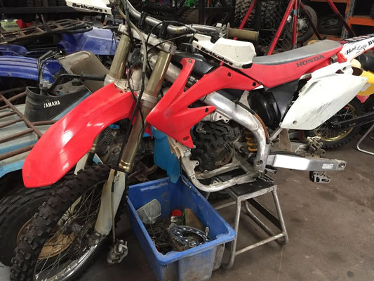 WRECKING HONDA CRF450R - 2008 model