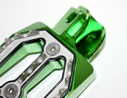 CNC GREEN Stainless Footpeg Foot Pegs Rest Pedal FX205 65SX MX MOTORCYCLE BIKE