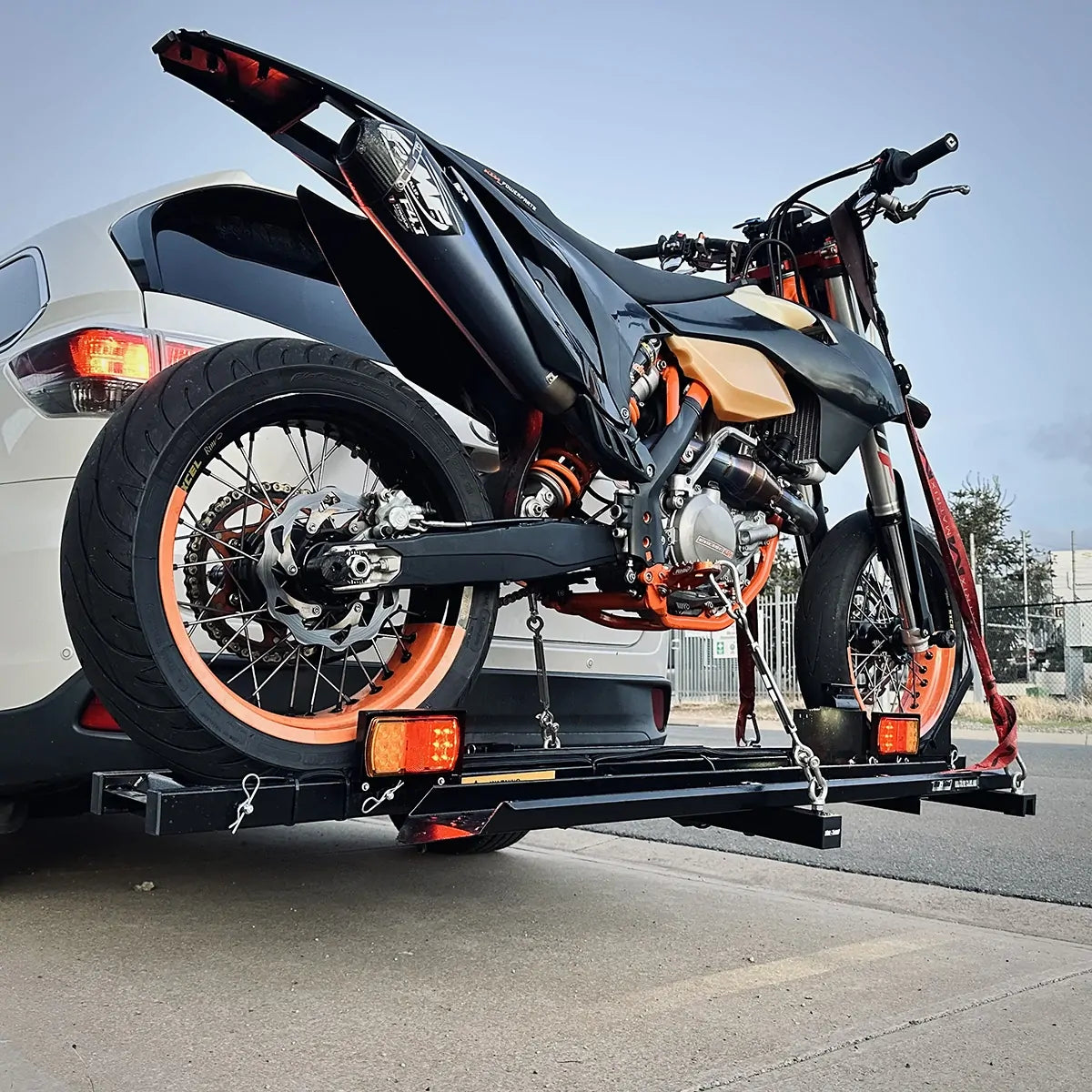 Mo-Tow 1.9M Heavy Duty Motocross / Motorcycle Bike Carrier